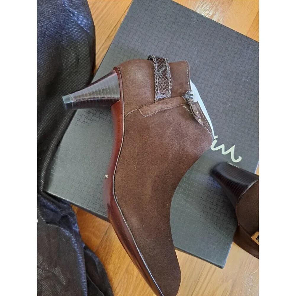 Cole Haan Women's Brown Suede Bootie D29196 In Box Duster Bag Business Academia - Picture 5 of 12